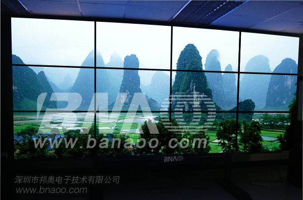 ��W46��LCD[Һ��]ƴ���@ʾϵ�y(t��ng)��Q����